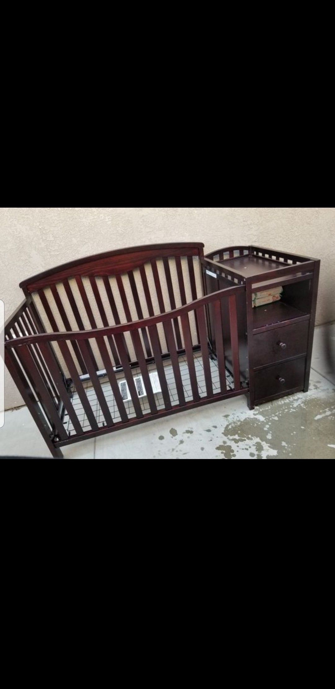 Crib with drawers