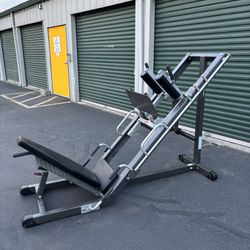 Leg Press And Hack Squat Machine 