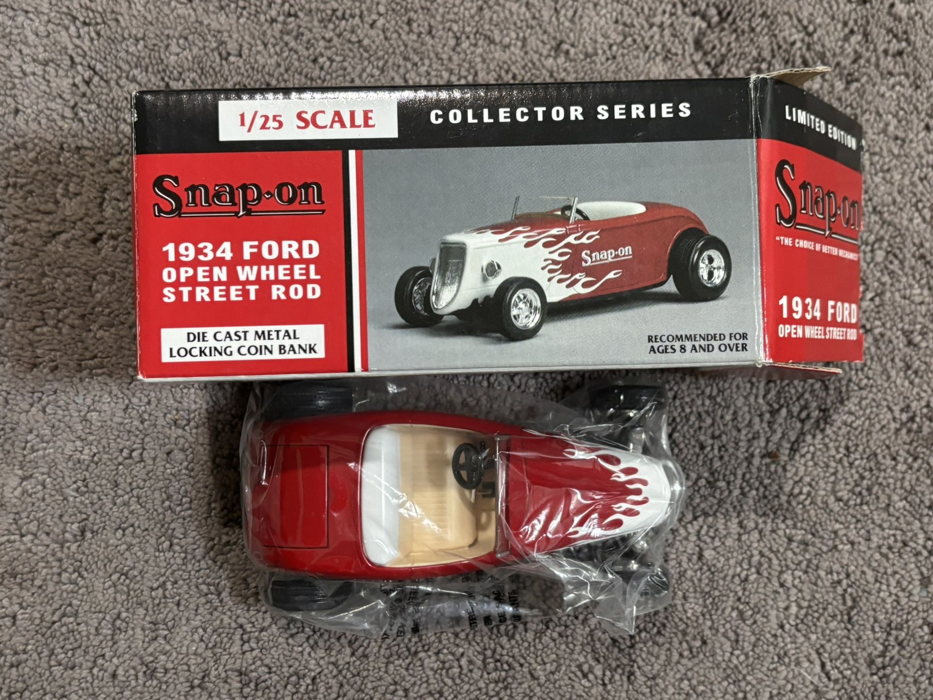 Snap On 1934 Ford Open Wheel Street Rod locking coin bank