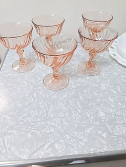 Pink Vintage Arcoroc France "Rosaline" Pink Swirl Champagne Coupes