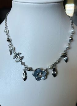 GIFT   Premium quality necklaces