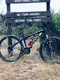 Giant talon medium size mountain bike