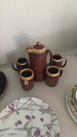 Vintage coffee pot and mugs