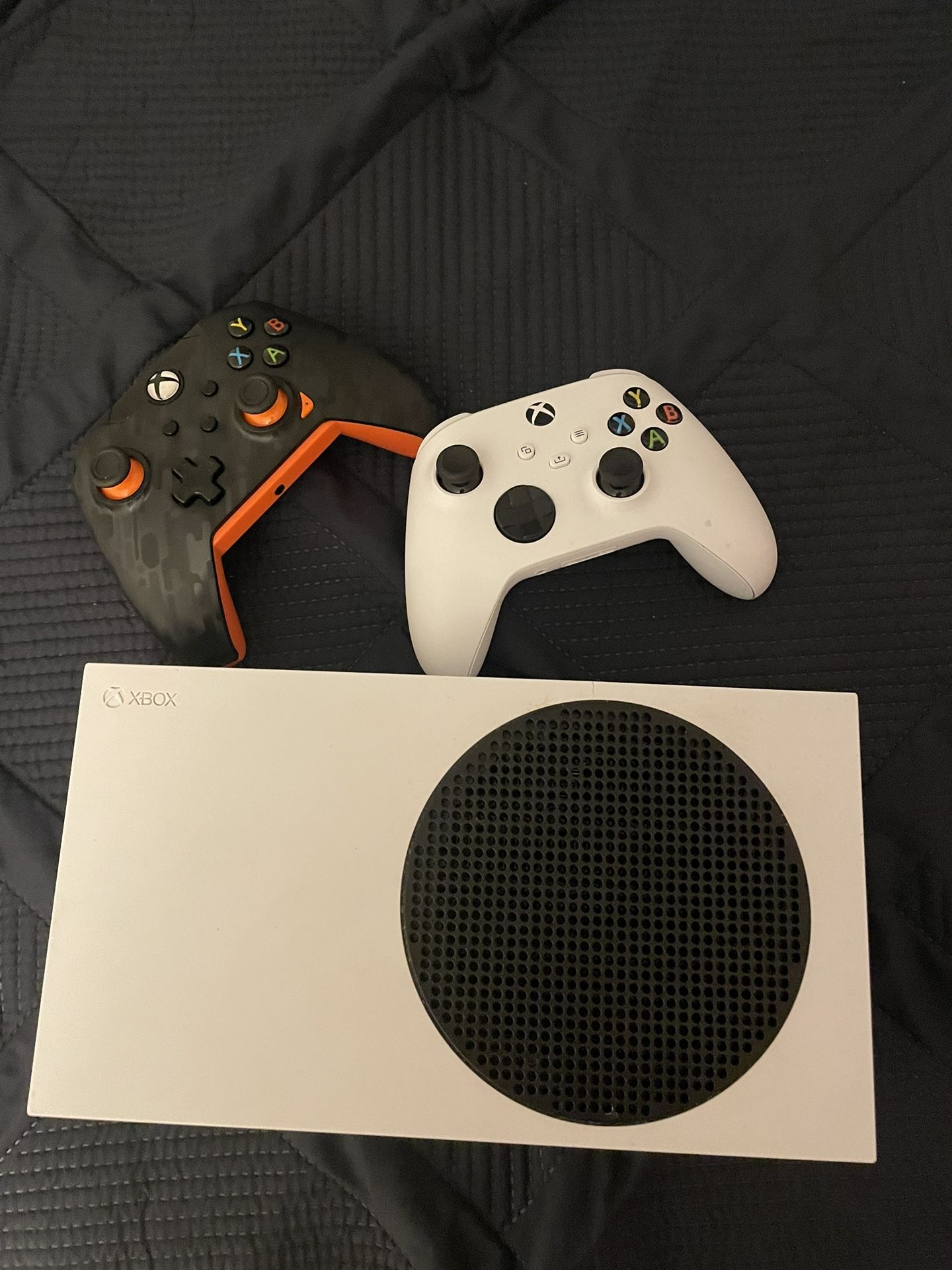 Xbox Series S With 2 Controllers 