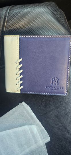 COACH   MLB  WALLET  NEW  YORK  YANKEES