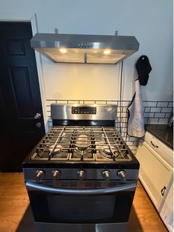 Samsung Stove with Hood available too!