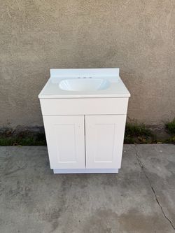 Project Source Dover 24-in True White Single Sink Bathroom Vanity with White Cultured Marble Top