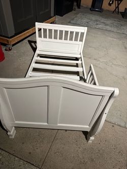Toddler bed