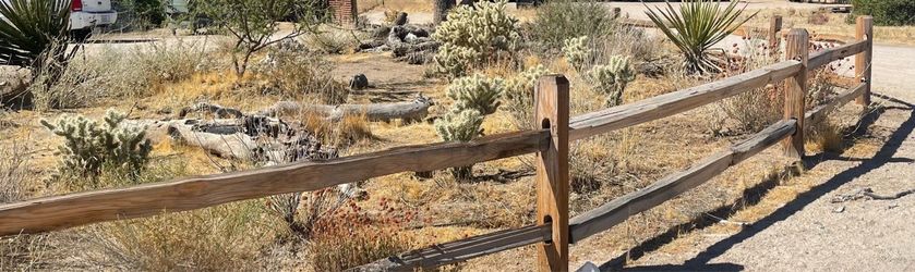 Weathered Western Split-Rail Fencing Red Cedar 330ft Linear 4ft Posts Double Rails