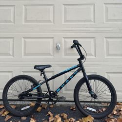 Haro Shredder 20 BMX Bike – 20” Wheels – Lightweight Aluminum Bicycle