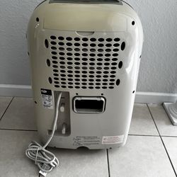 Portable AC Royal Sovereign . 12,000  BTU . Working. Used In Good Condition. Location West Kendall 33194