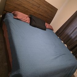 King Size Bed With Mattres