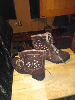 Brand new madden girl boots sz 8.5 must pick up firm price