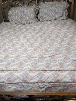 Full/Queen Comforter Set