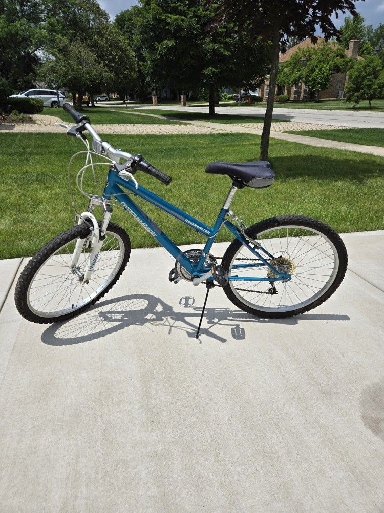 24" Girls Roadmaster Granite Peaks Mountain Bike