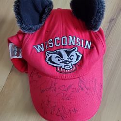 Wisconsin Badgers Autograph Cap Bucky Baseball Hat Sports Collection