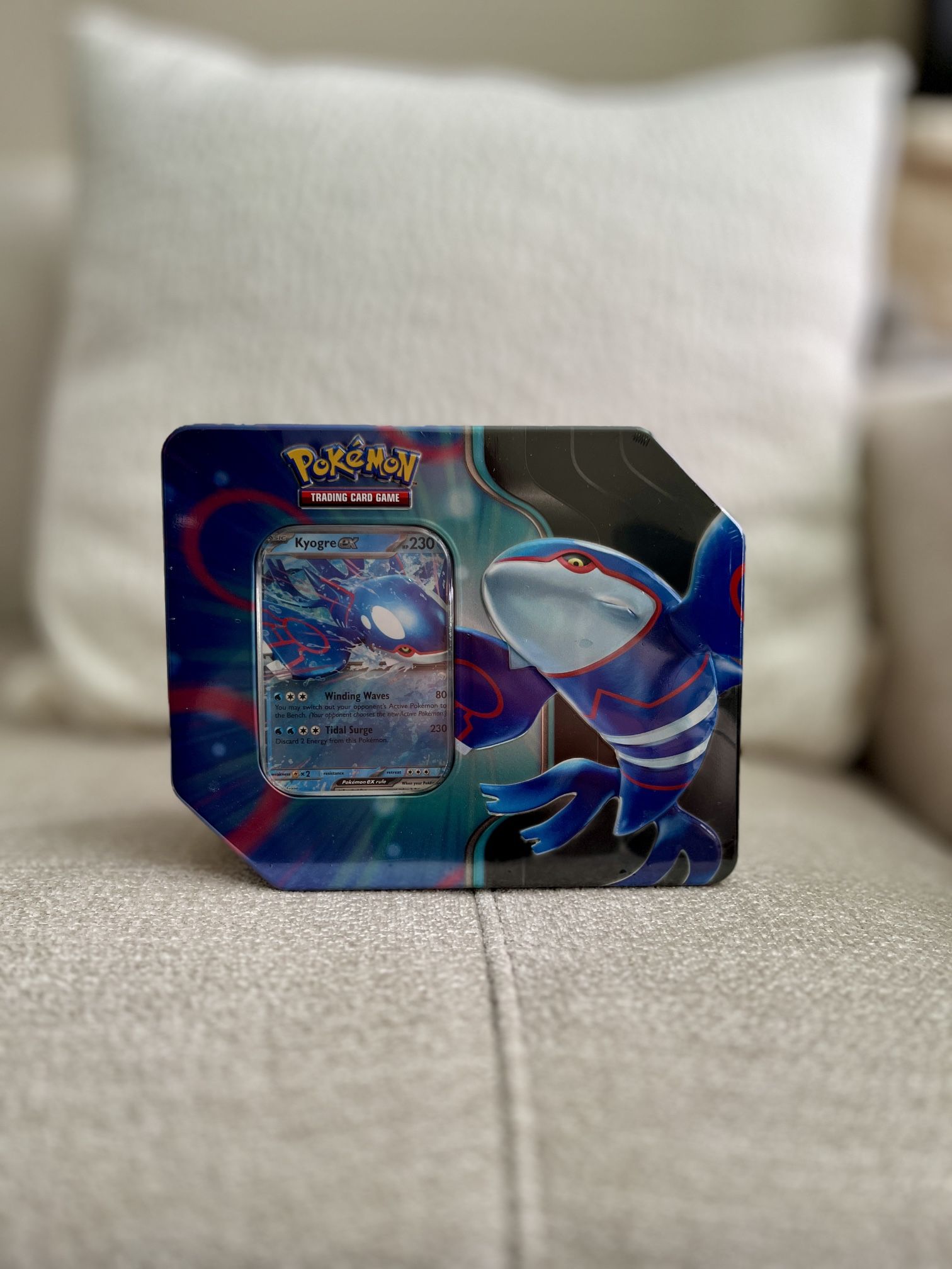 Pokemon Azure Legends Tin