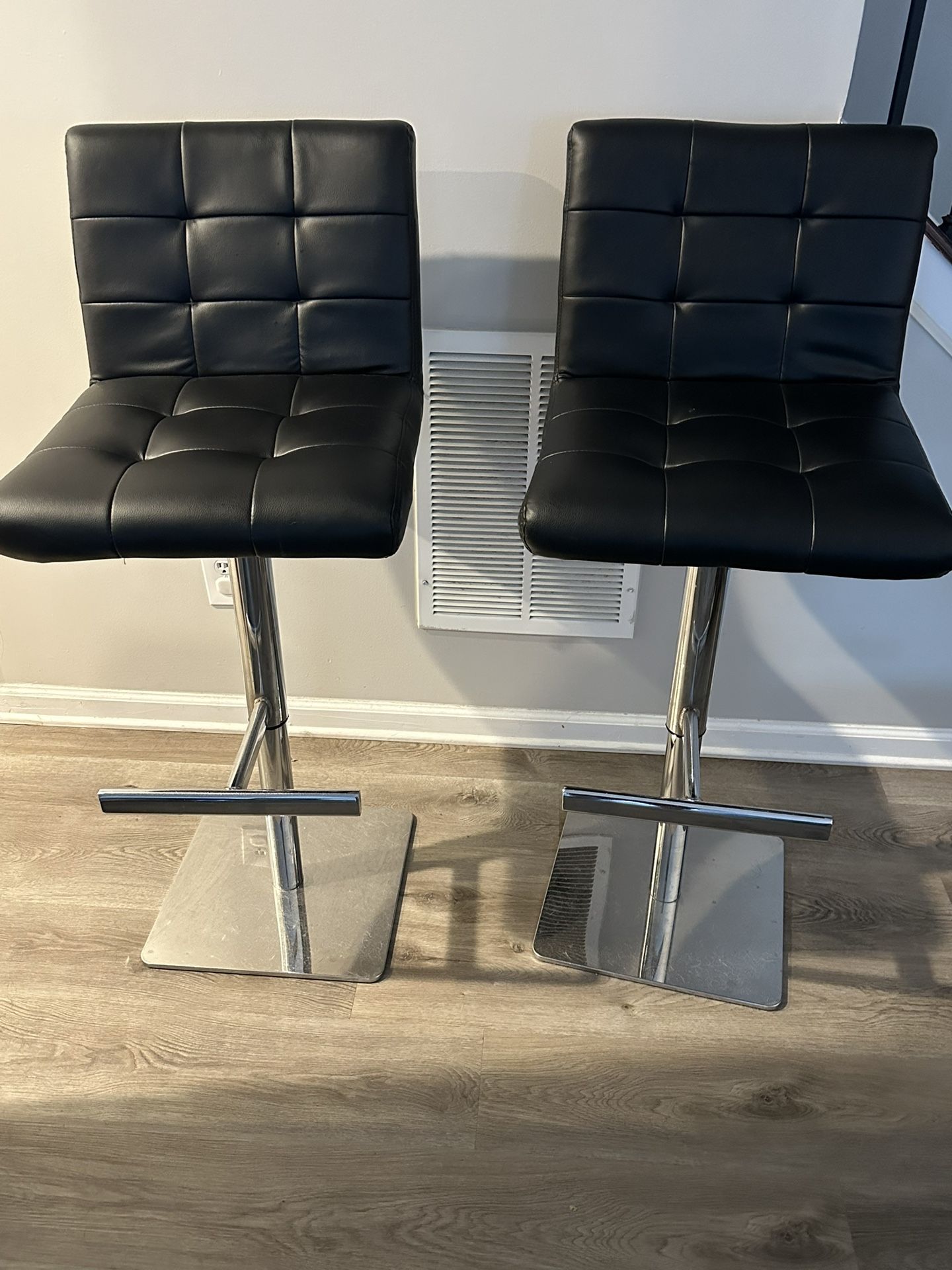  Bar Stools With Adjusting Height 