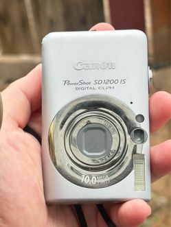 Canon PowerShot SD1200 IS (comes with battery charger) read description for details