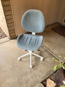 Office chair / task chair