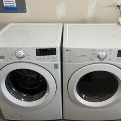 LG Washer and Dryer (delivery available)