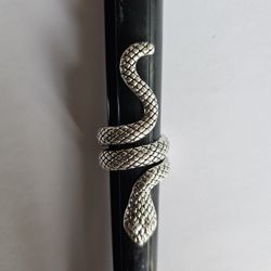 UZNISEX UNIQUE NEW SIZE 8 SNAKE RING
