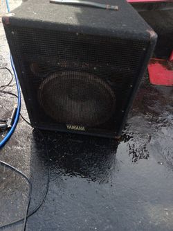 Vintage.
 Yamaha Bass Speaker Cabnet