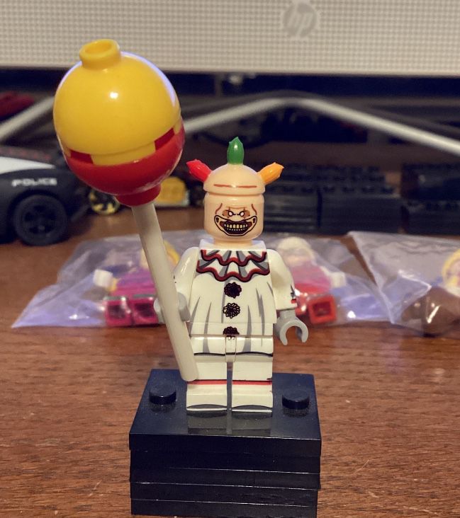 Lego Compatible Twisty The Clown 