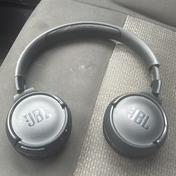 JBL head phones