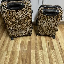 Set Of 2 Spinners Luggage Excellent condition 