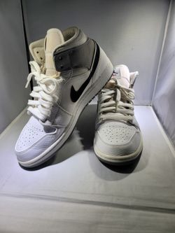 NIKE AIR JORDAN 1 MID WHITE BLACK SNEAKERS