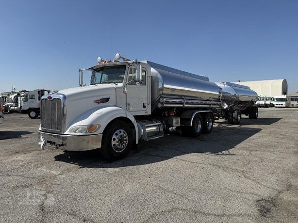 2012 Peterbilt 384 Fuel/oilTanker with Trailer, Cummins ISX, 475 Hp, 657k miles, 18 Speed, Ps, Ac, Flex Air ride, Pto/Pump, Aluminum Tanks,Single 