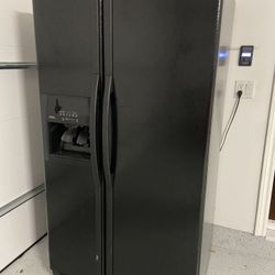 Whirlpool Side-by-Side Refrigerator – Black, 25.4 cu. ft.