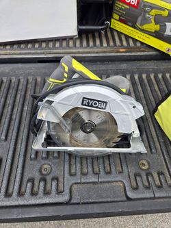 Ryobi 15 Amp 7- 1/4 In Circular Saw And Carrying Bag."CHECK OUT MY PAGE FOR MORE DEALS "