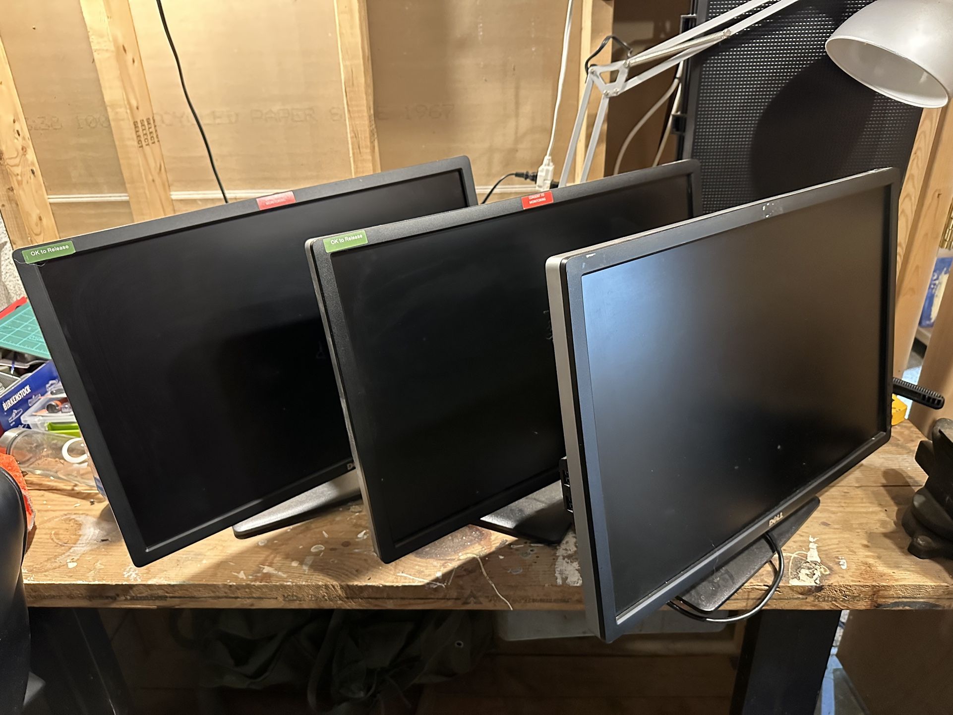 (3) Dell 24in monitors