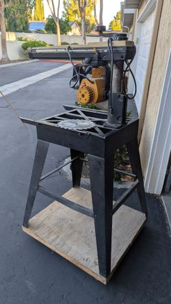 Radial arm saw