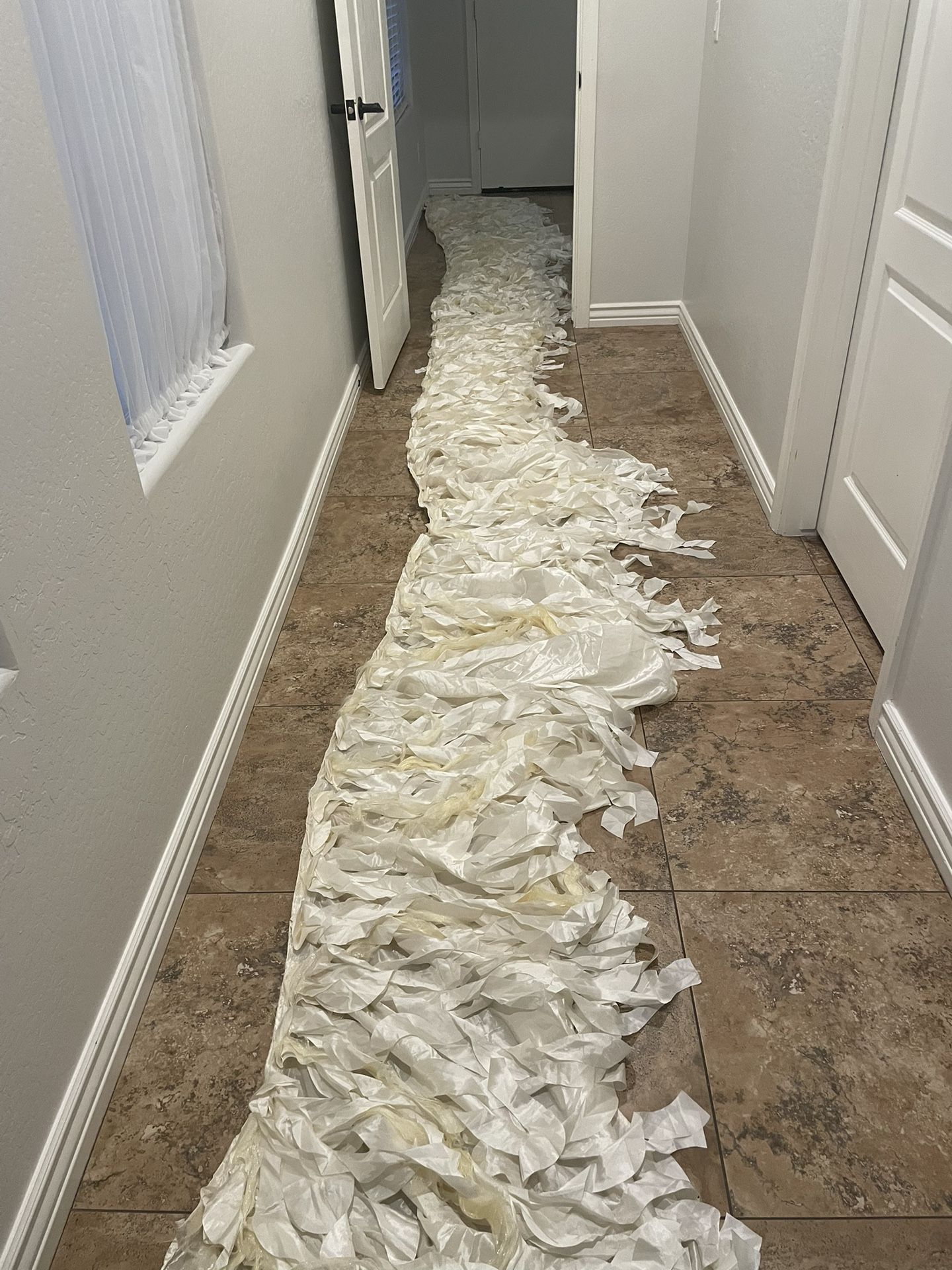 Ivory Taffeta Table Skirt Curly