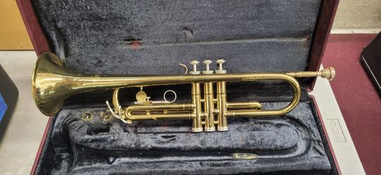 Holton Trumpet USA with case