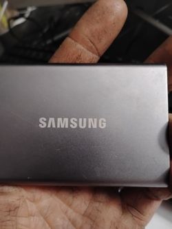 Samsung portable SSD t7 it has one terabyte storage