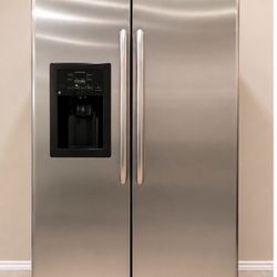  GE Stainless Steel Side-by-Side Refrigerator