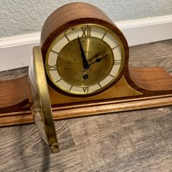 Vintage Wooden Mantel Clock – Untested – Beautiful Decorative Piece