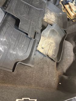 1st & 2nd row premium OEM GM Floor mats Silverado 2025