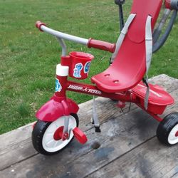 RADIO FLYER.... Step By Step  Childs Growth To Be Independent On A Tricycle  4in 1