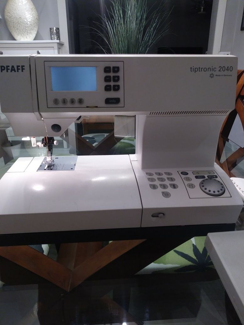 Pfaff Tiptronic 2030/2040 sewing machine