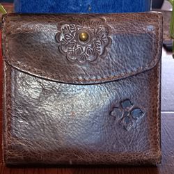 Vintage Patricia Nash Engraved  Brown leather   Wallet 