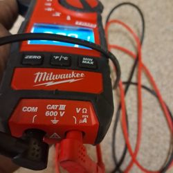 MILWAUKEE  VOLTAGE DETECTOR 600 VOLTAGE 