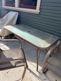 Outdoor table and chairs