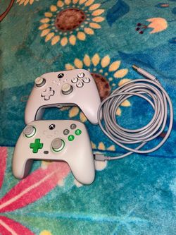 Xbox controllers (wired)