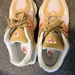 Shoes 7.5men 9 Women