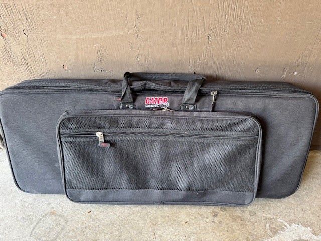 Gator Bag for 61 Keys Great Condition